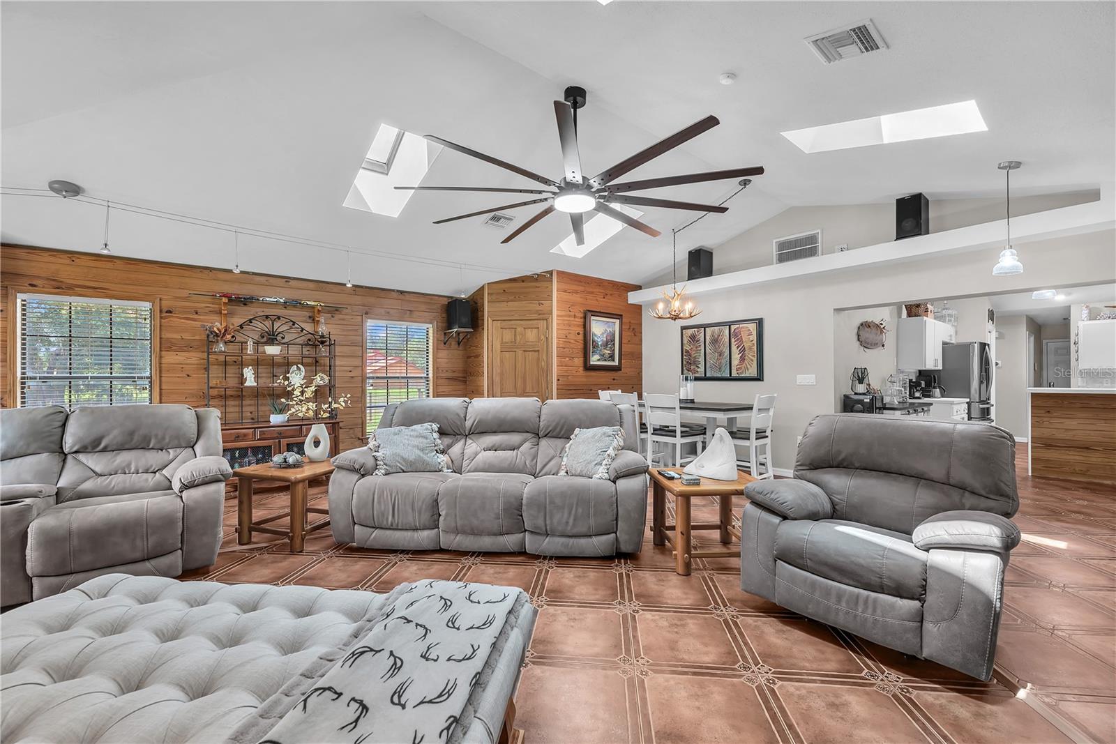 1308 WILLIAMS RD, PLANT CITY, FL, 33565