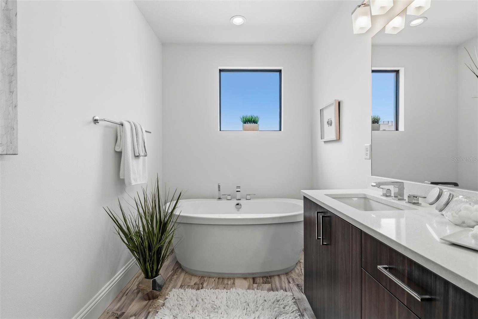 300 DELMAR TER S, ST PETERSBURG, FL, 33701