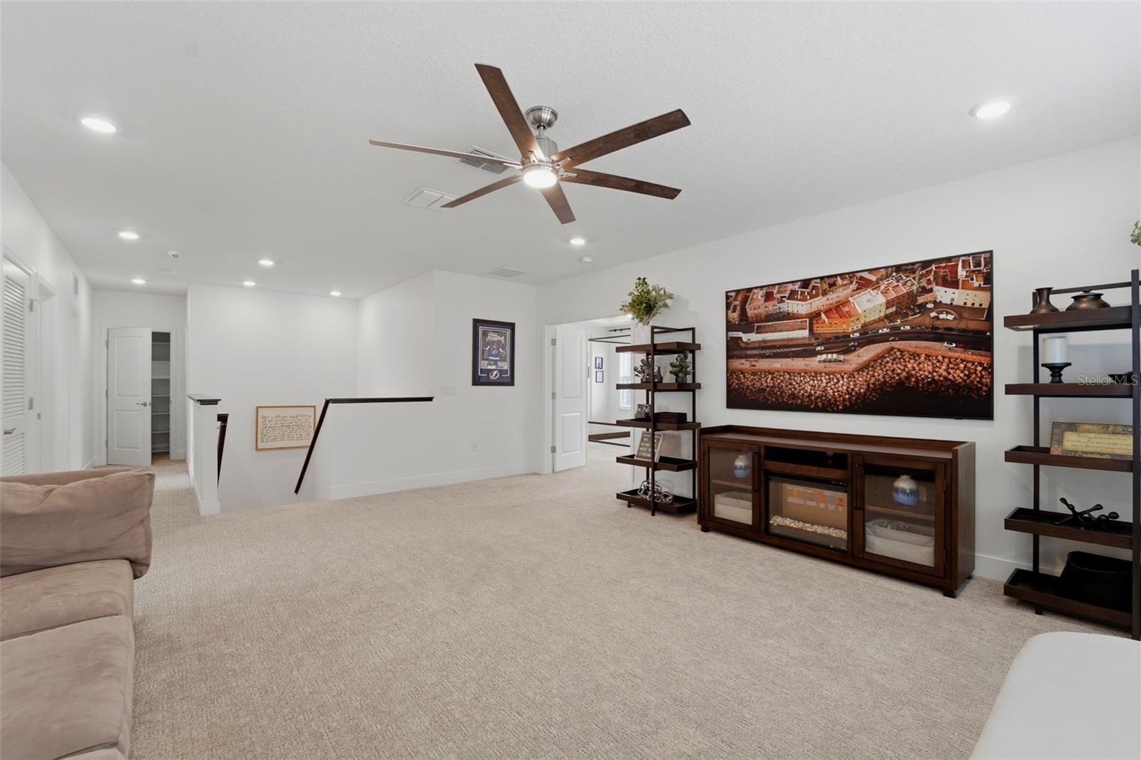 8020 PRAISE DR, TAMPA, FL, 33625