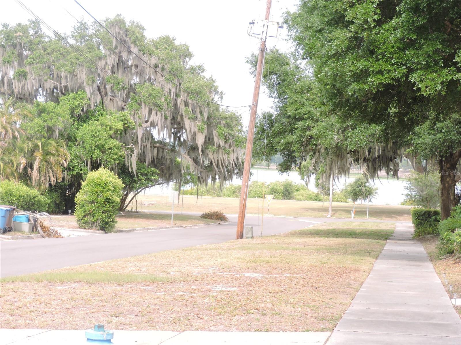 432 E BULLARD AVE, LAKE WALES, FL, 33853
