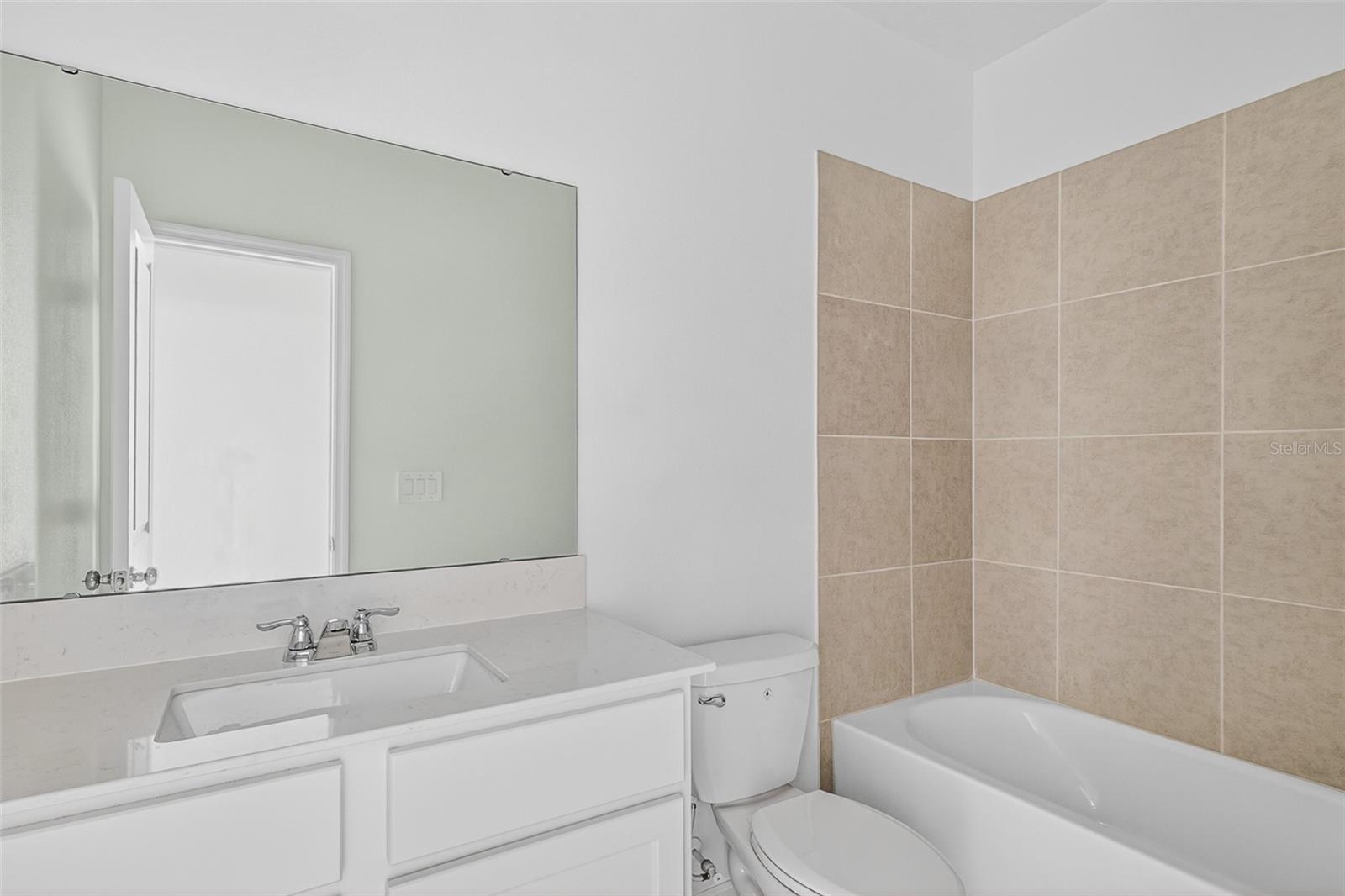 403 SOL VISTA DR, DUNDEE, FL, 33838