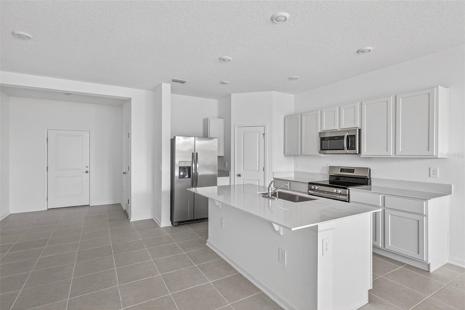 403 SOL VISTA DR, DUNDEE, FL, 33838