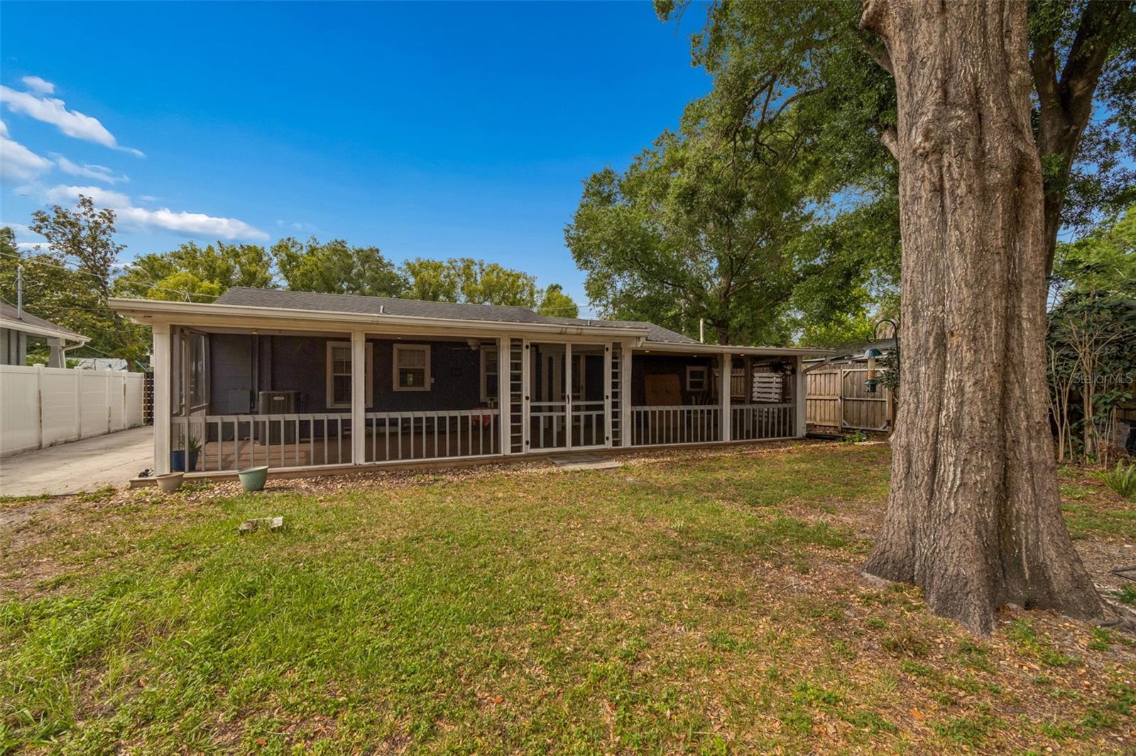 1304 E KNOLLWOOD ST, TAMPA, FL, 33604