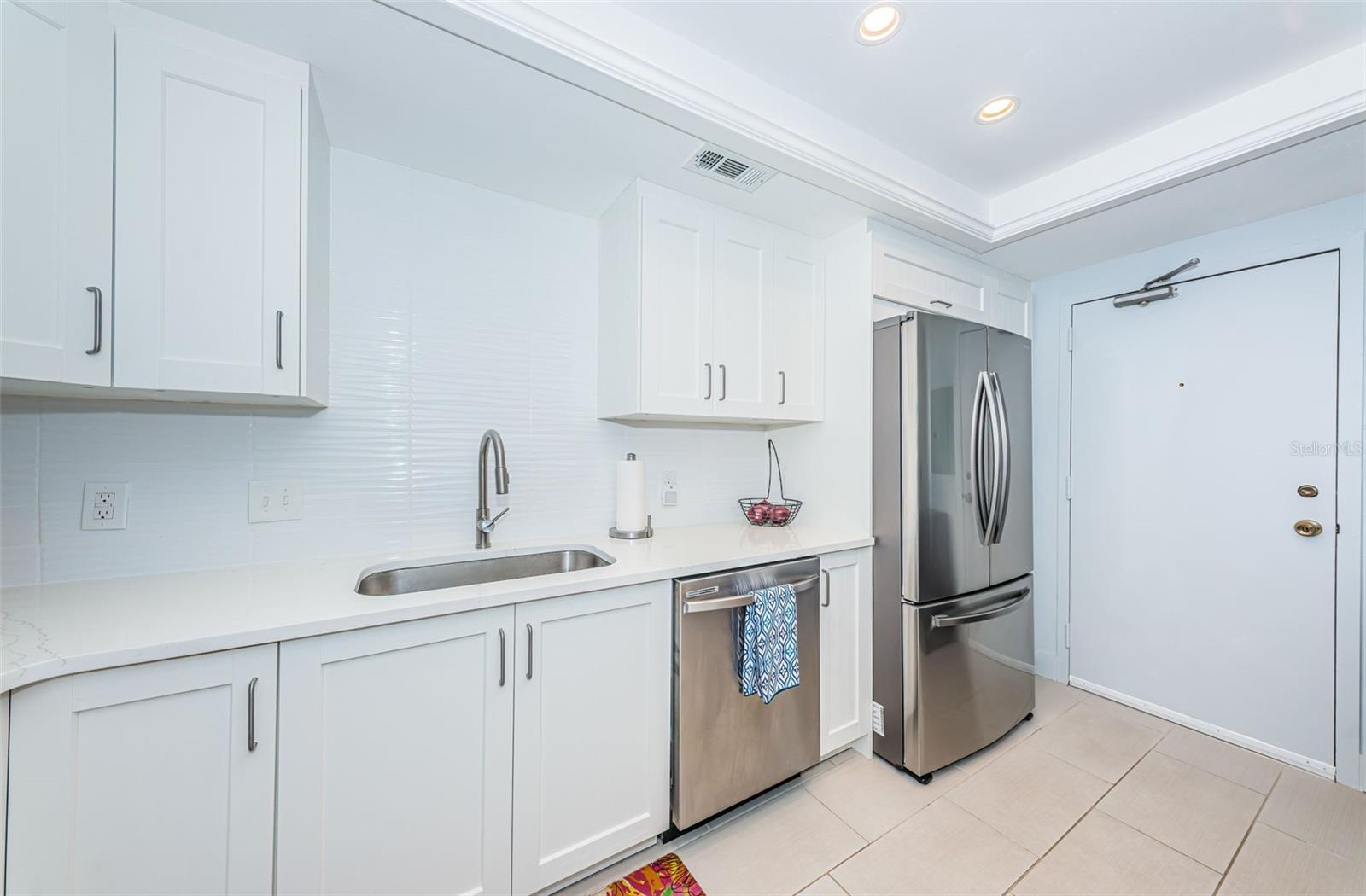 7100 SUNSHINE SKYWAY LN S #203, ST PETERSBURG, FL, 33711