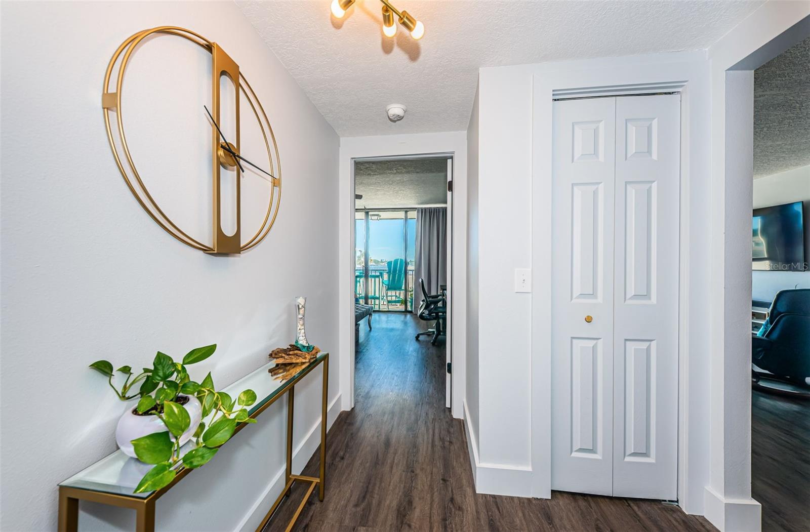 7100 SUNSHINE SKYWAY LN S #203, ST PETERSBURG, FL, 33711
