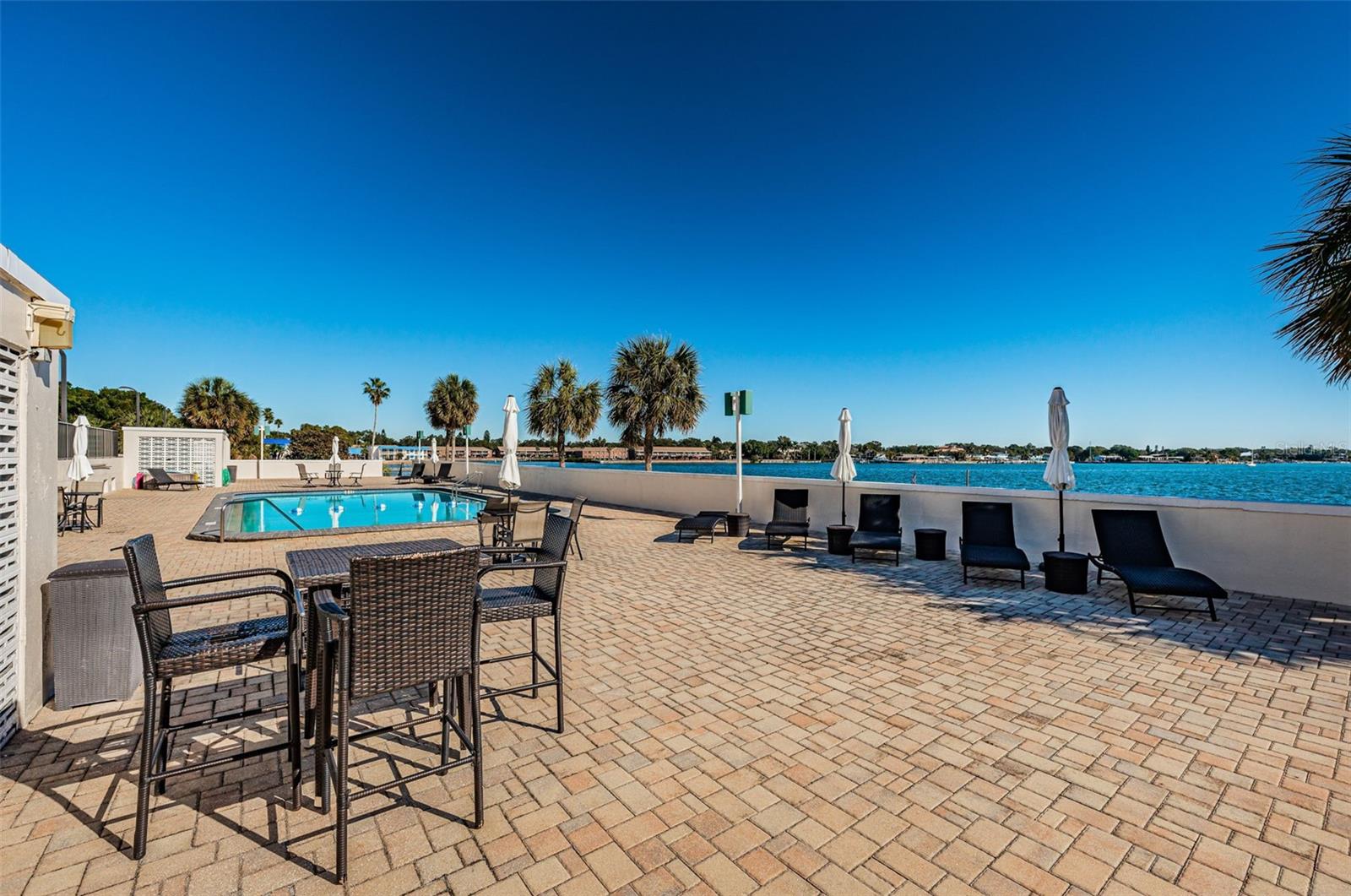 7100 SUNSHINE SKYWAY LN S #203, ST PETERSBURG, FL, 33711