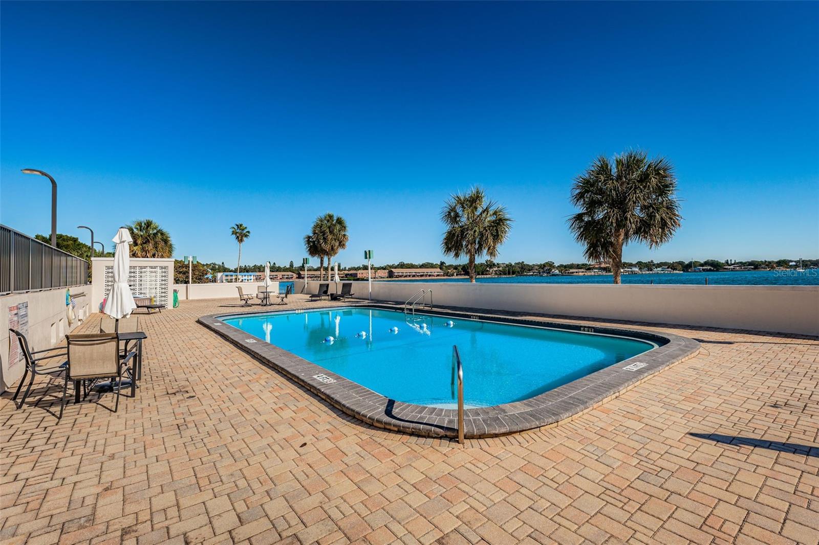 7100 SUNSHINE SKYWAY LN S #203, ST PETERSBURG, FL, 33711
