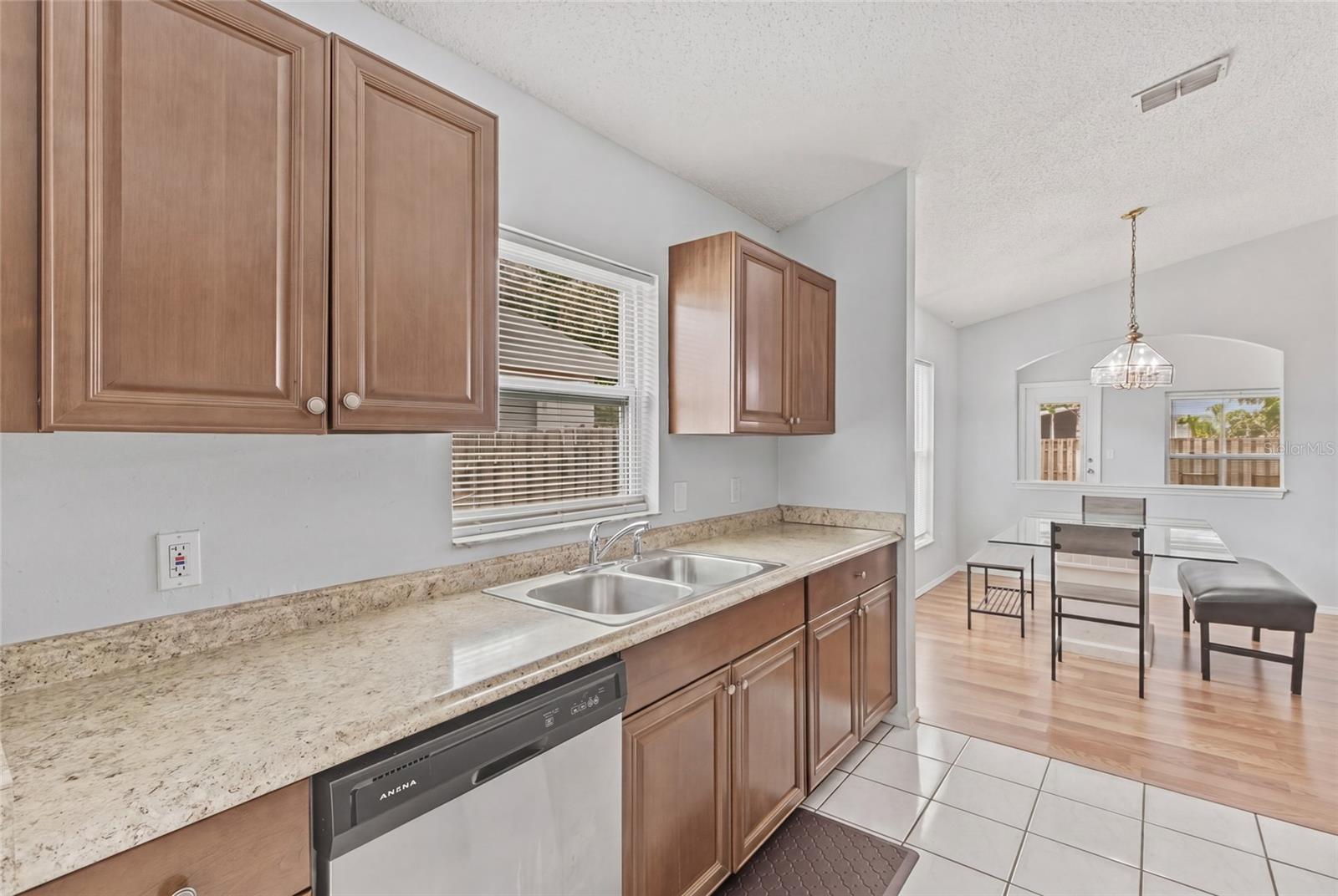 6808 YARDLEY OAKS CT, TAMPA, FL, 33625