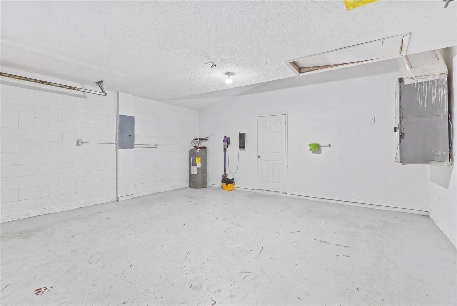 6808 YARDLEY OAKS CT, TAMPA, FL, 33625
