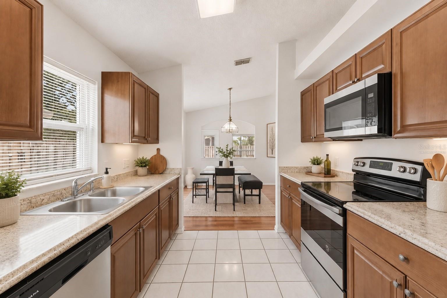 6808 YARDLEY OAKS CT, TAMPA, FL, 33625