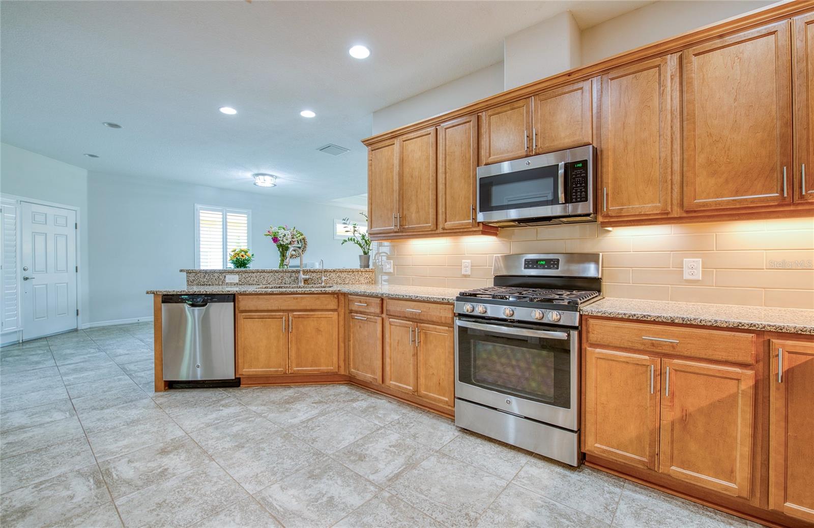 8099 PINE CREST ST, SEMINOLE, FL, 33777