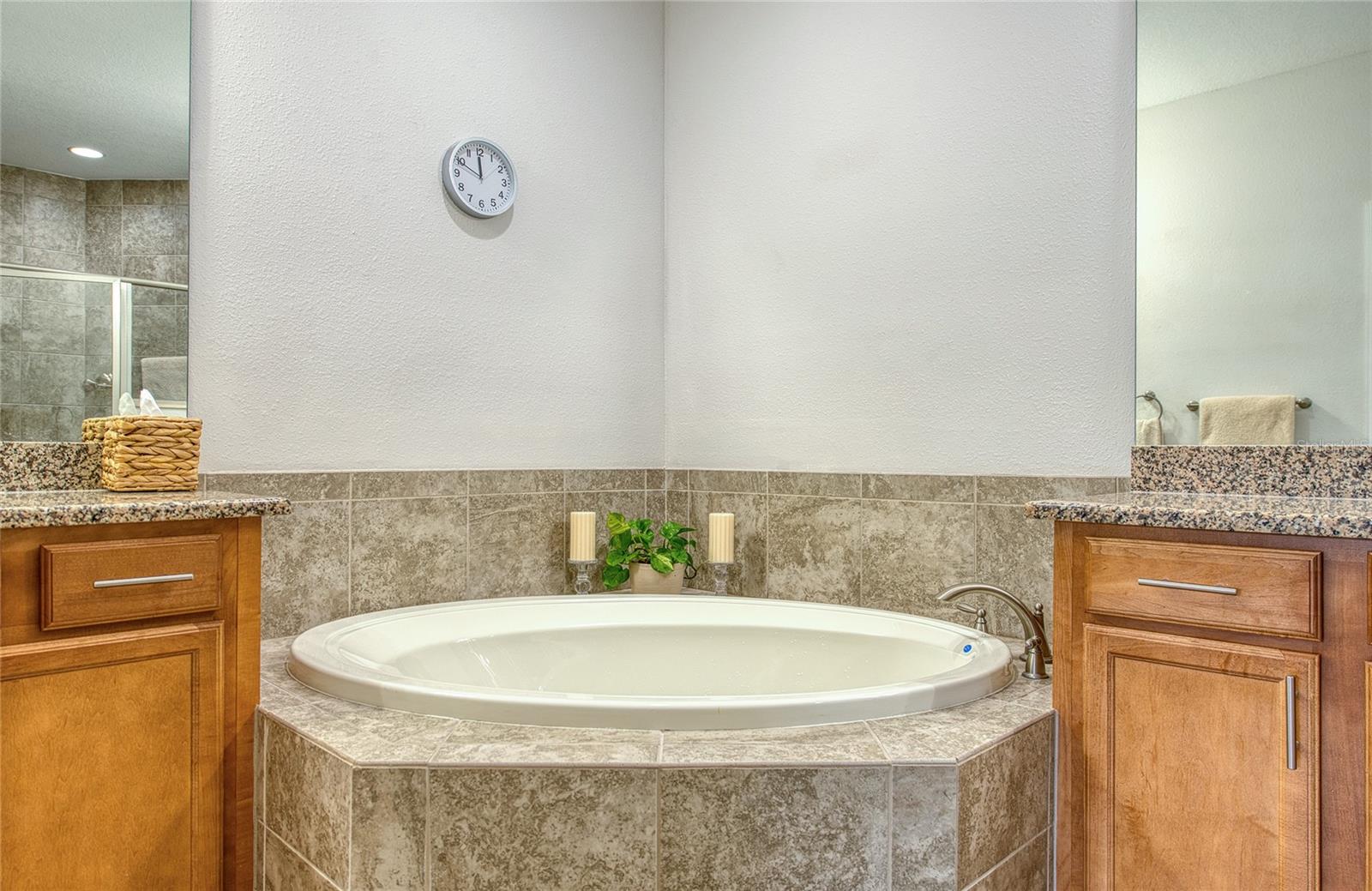 8099 PINE CREST ST, SEMINOLE, FL, 33777