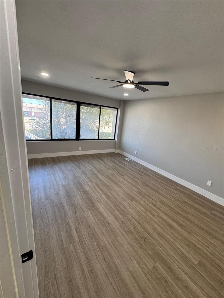 332 BIG TREE RD, SOUTH DAYTONA, FL, 32119