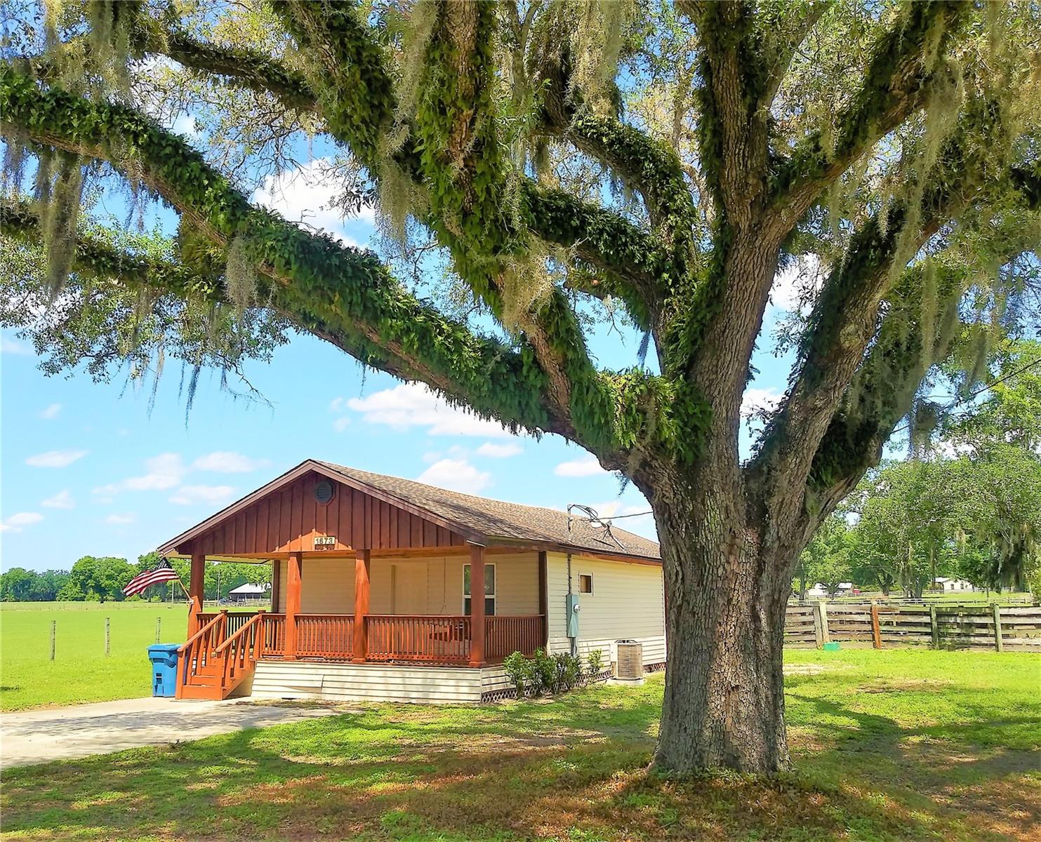 1673 BLACKWELDER RD, DE LEON SPRINGS, FL, 32130