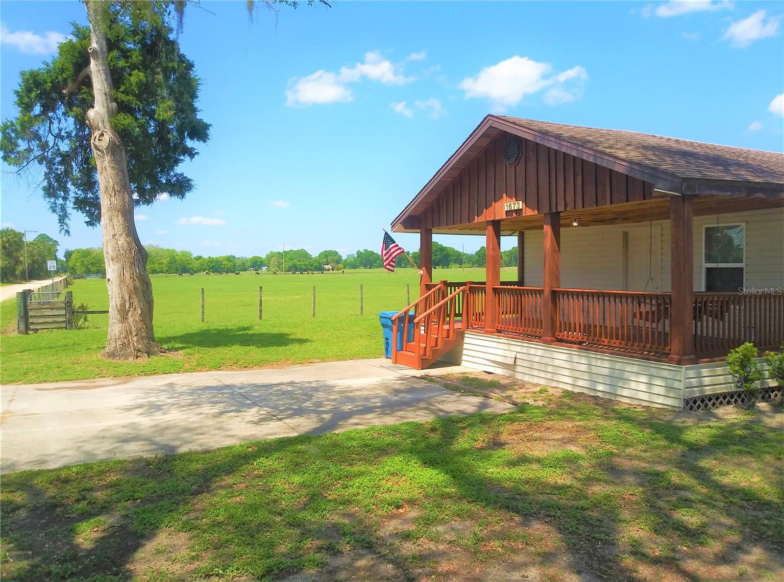 1673 BLACKWELDER RD, DE LEON SPRINGS, FL, 32130