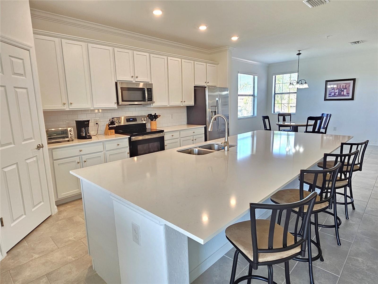 10825 TARFLOWER DR #202, VENICE, FL, 34293