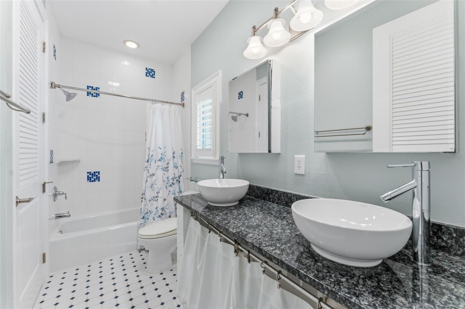 3817 W DALE AVE #4, TAMPA, FL, 33609