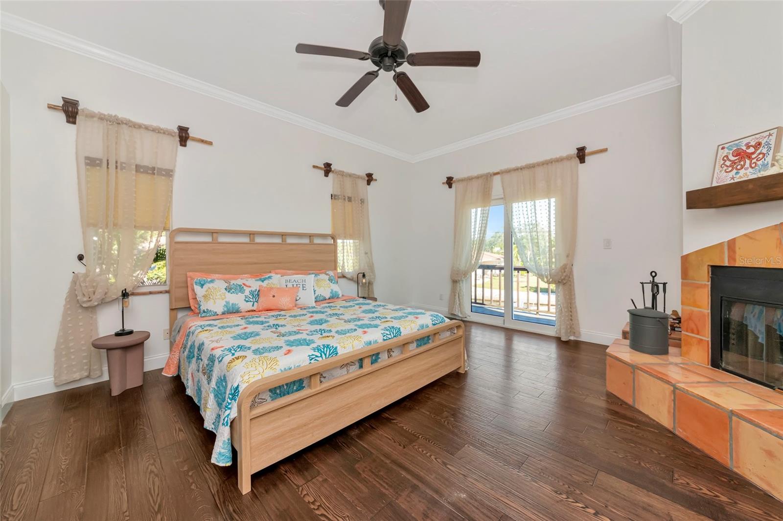681 AVENIDA DE MAYO, SARASOTA, FL, 34242