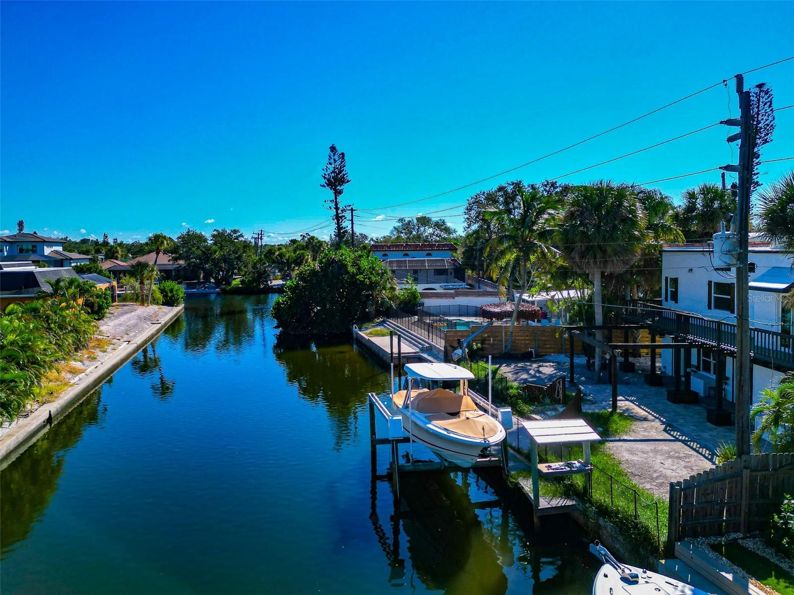 681 AVENIDA DE MAYO, SARASOTA, FL, 34242