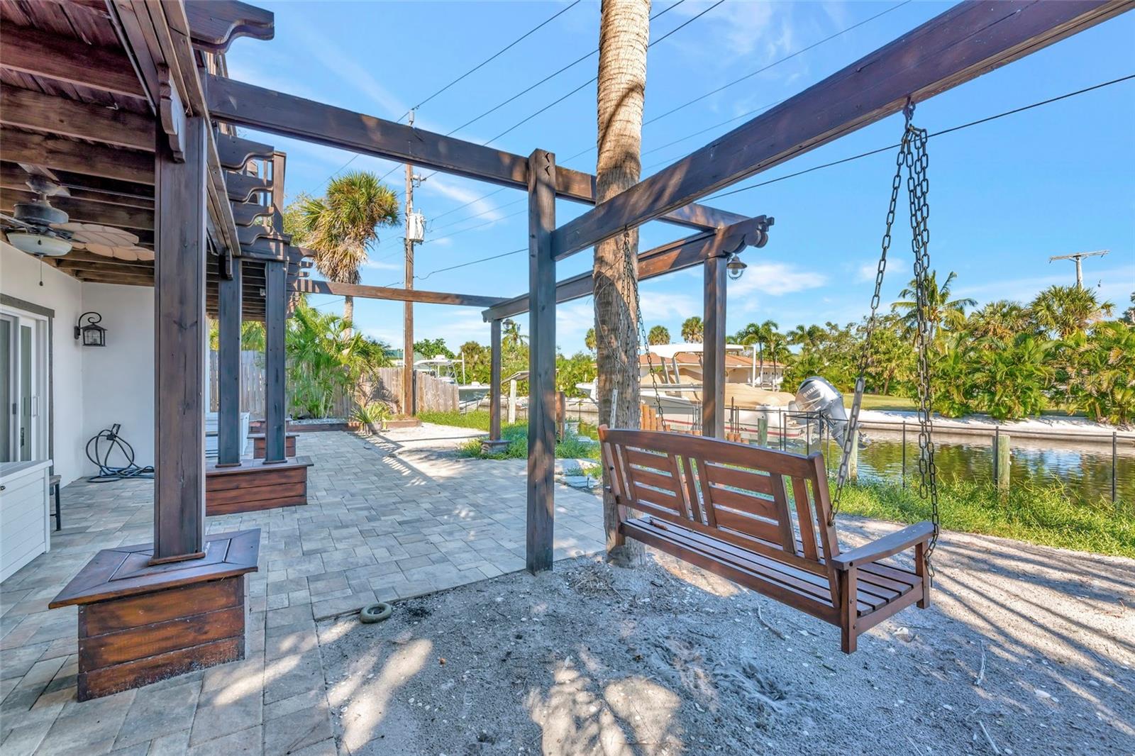 681 AVENIDA DE MAYO, SARASOTA, FL, 34242