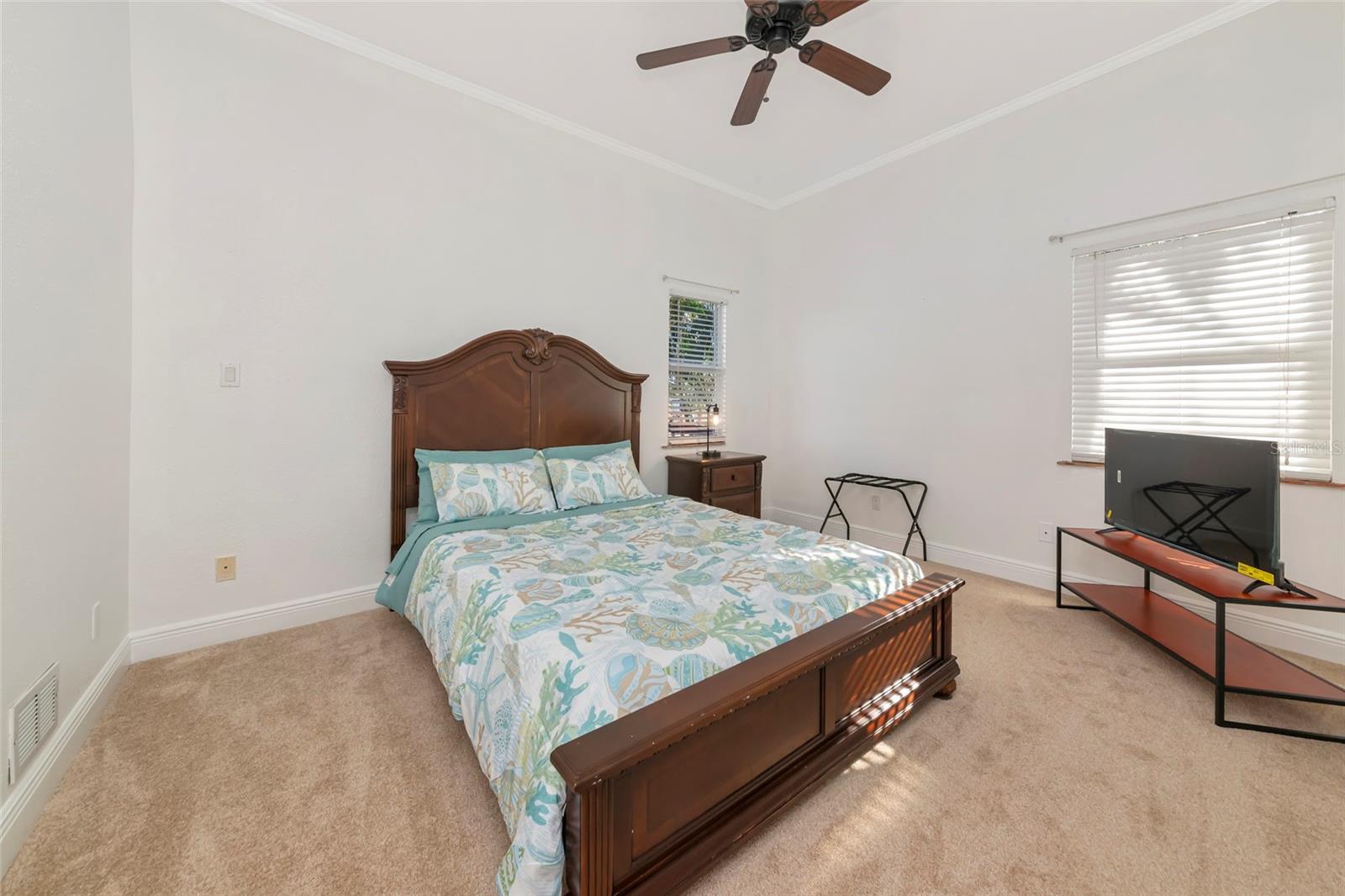 681 AVENIDA DE MAYO, SARASOTA, FL, 34242