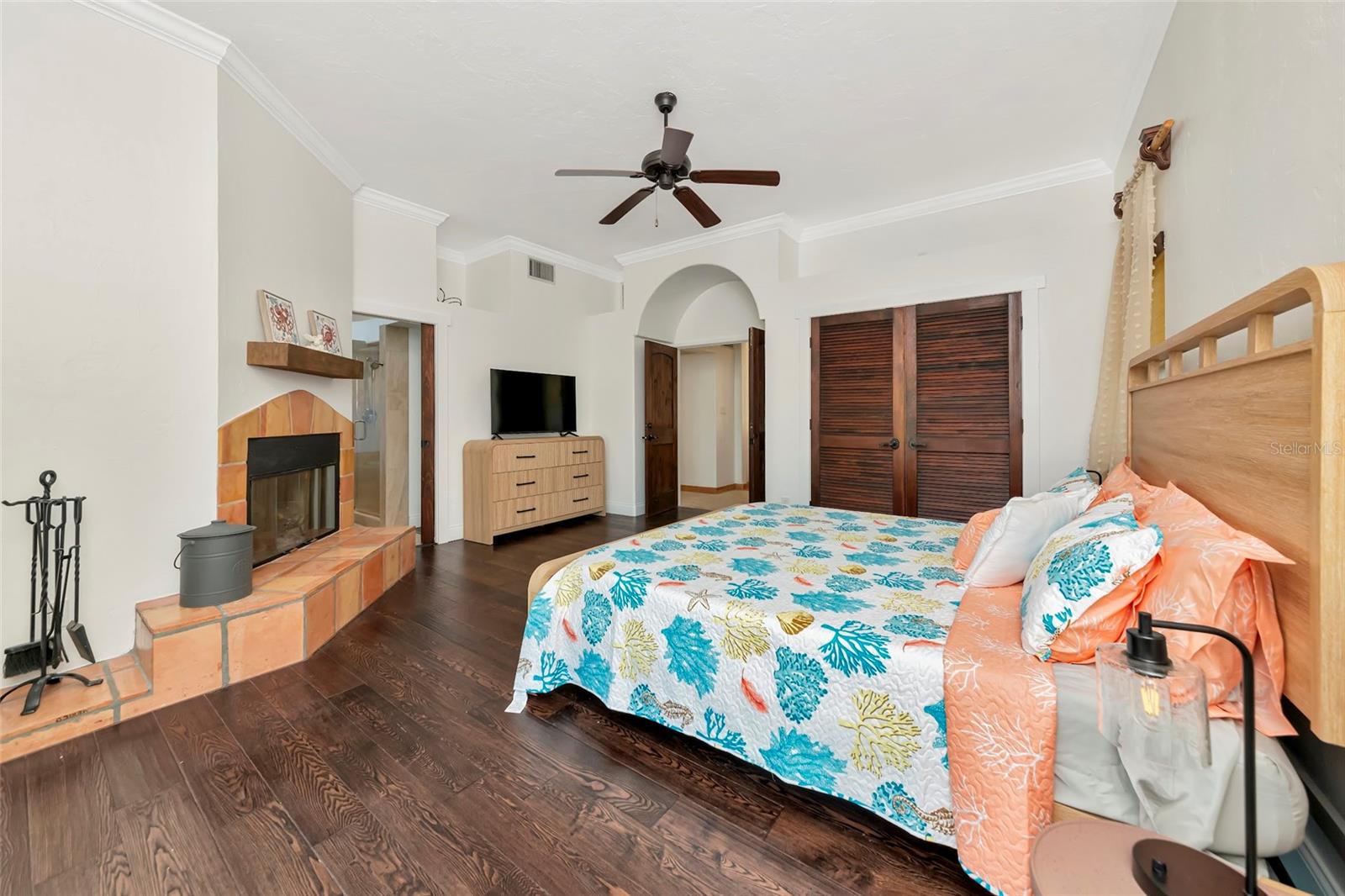 681 AVENIDA DE MAYO, SARASOTA, FL, 34242