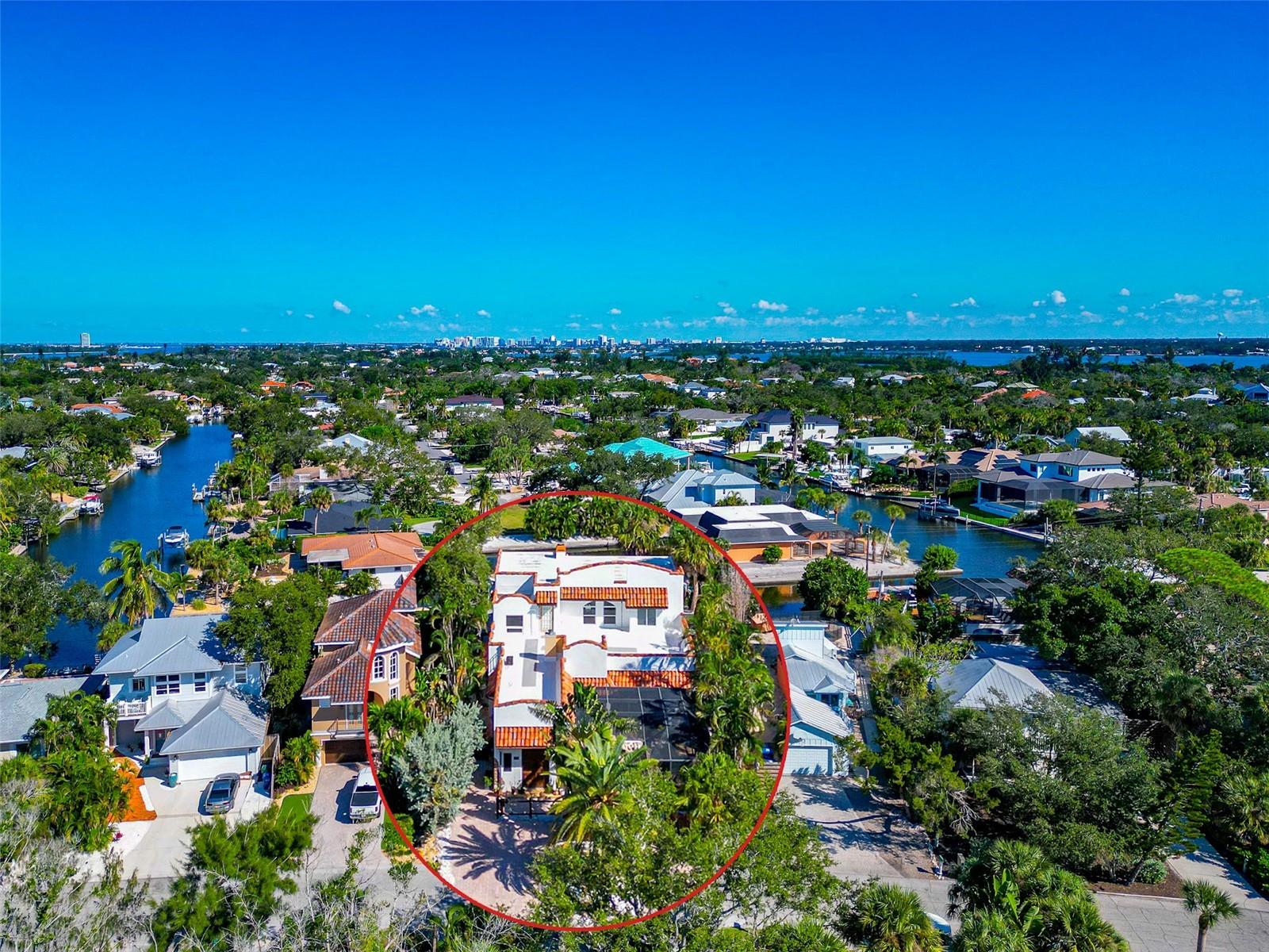 681 AVENIDA DE MAYO, SARASOTA, FL, 34242