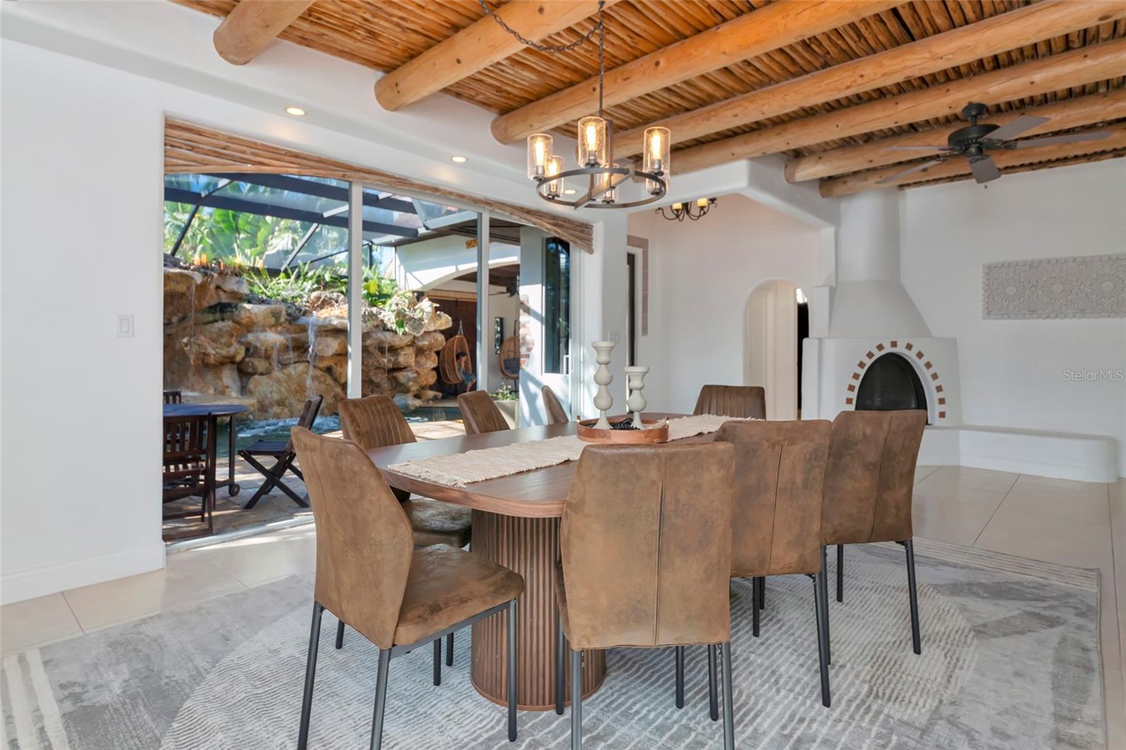 681 AVENIDA DE MAYO, SARASOTA, FL, 34242