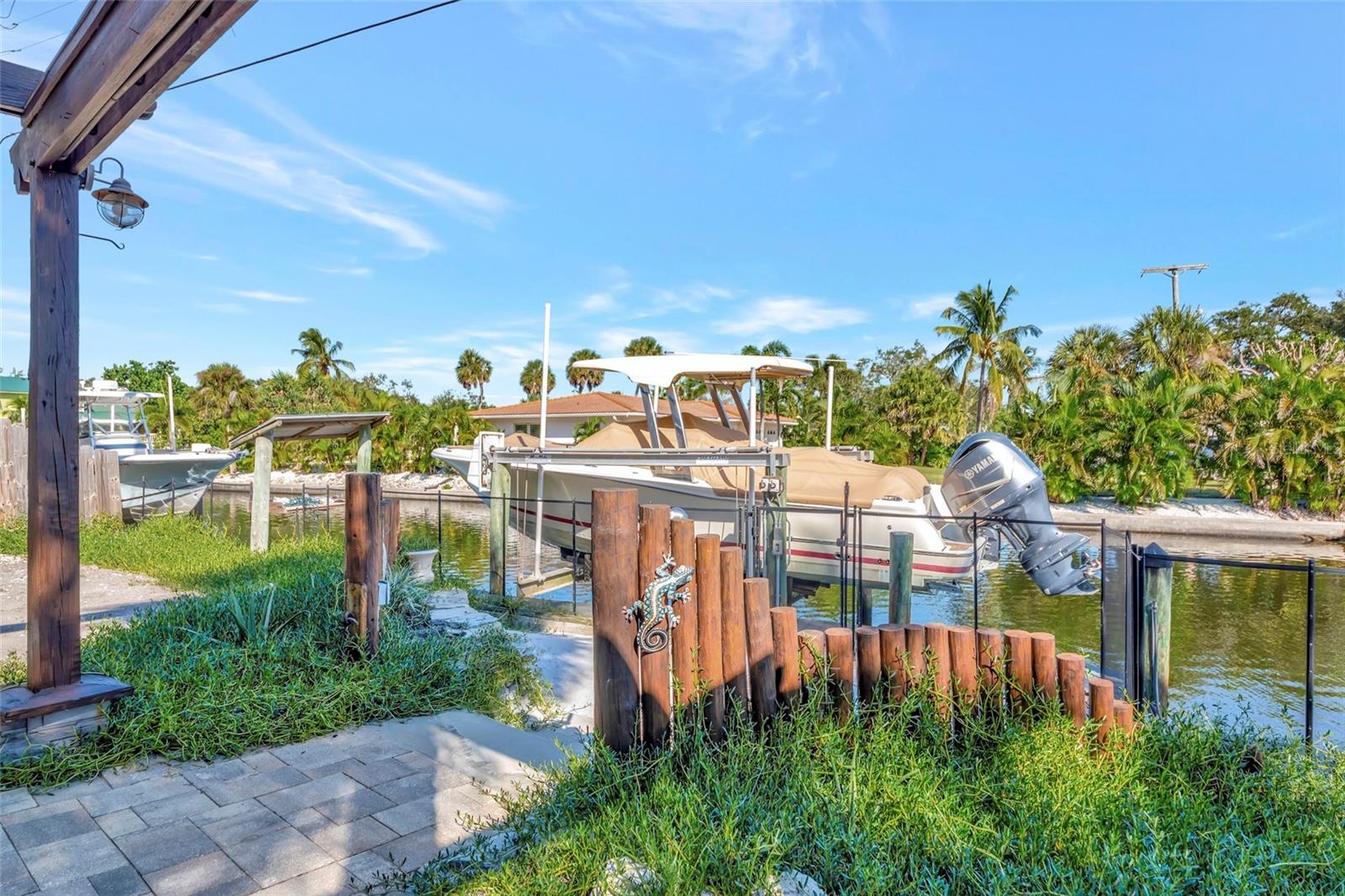 681 AVENIDA DE MAYO, SARASOTA, FL, 34242