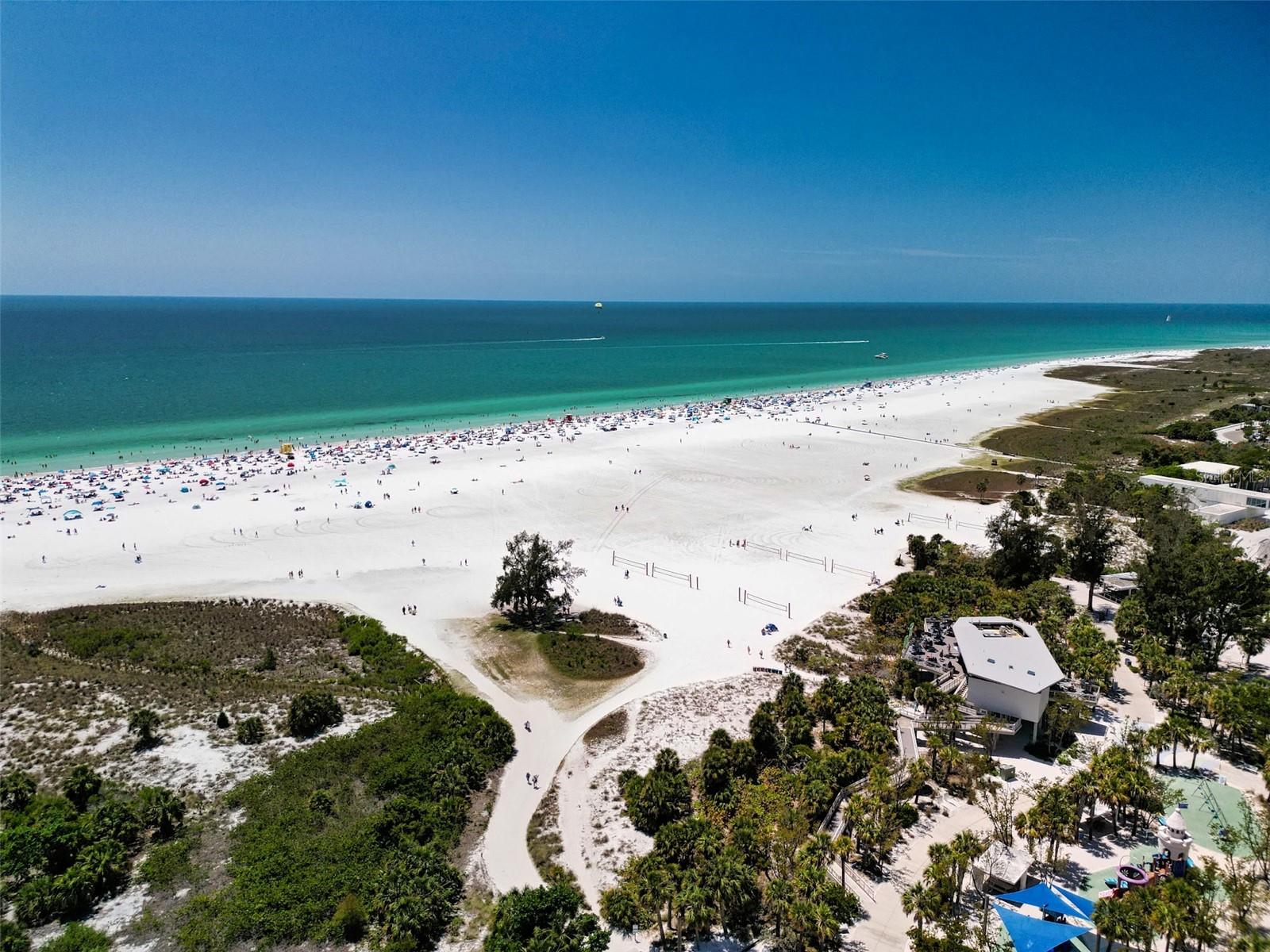 681 AVENIDA DE MAYO, SARASOTA, FL, 34242