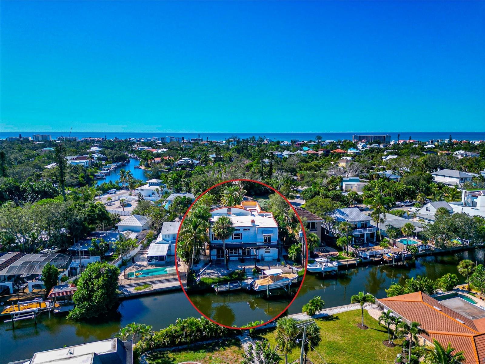 681 AVENIDA DE MAYO, SARASOTA, FL, 34242