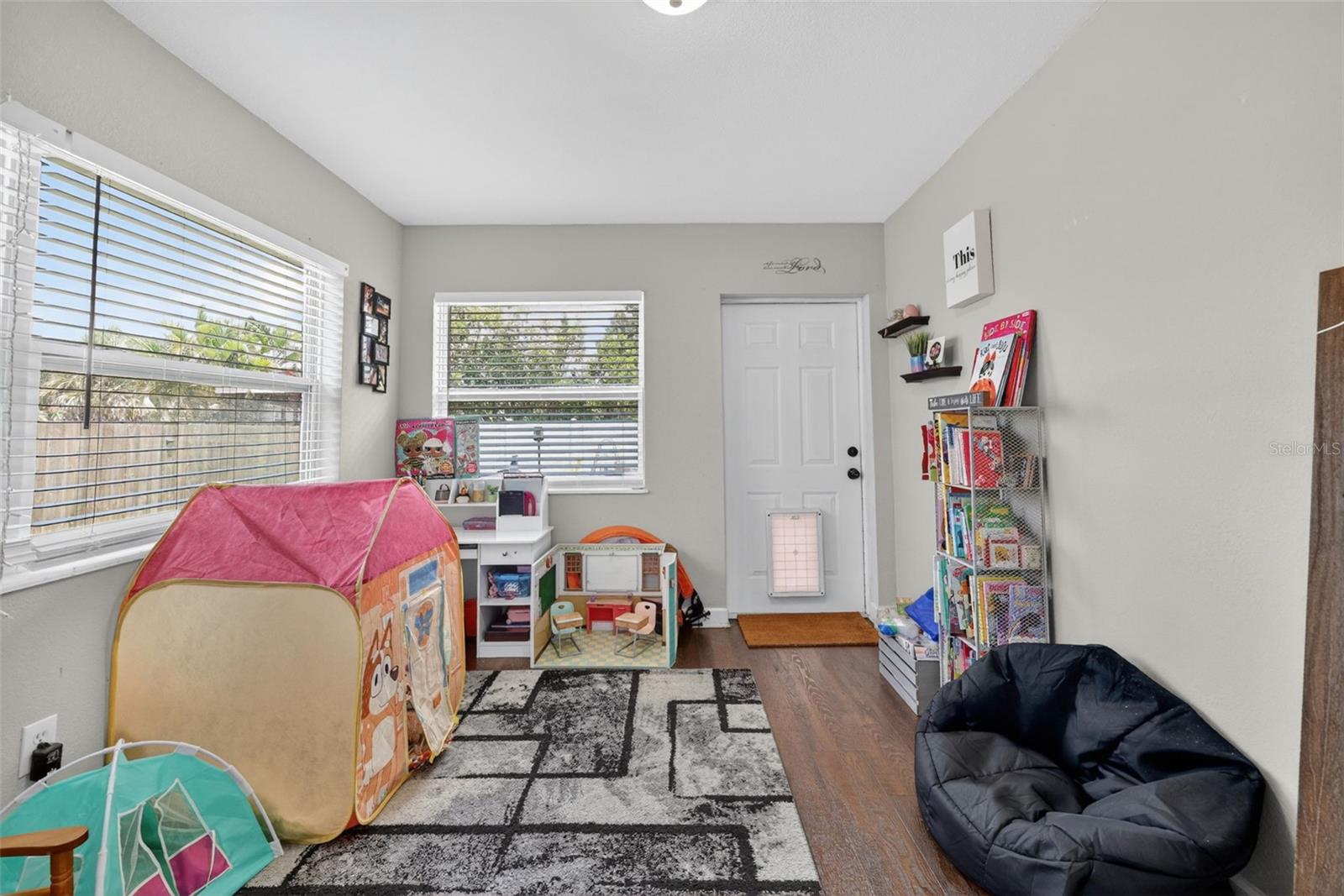 691 72ND AVE N, ST PETERSBURG, FL, 33702