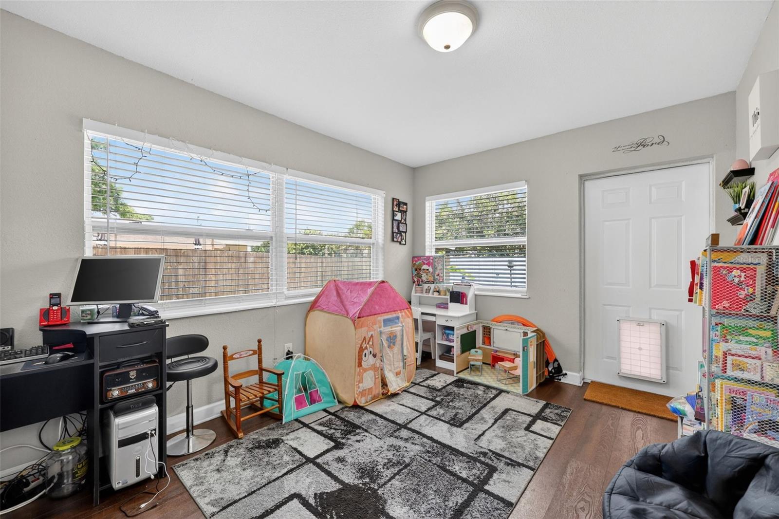 691 72ND AVE N, ST PETERSBURG, FL, 33702