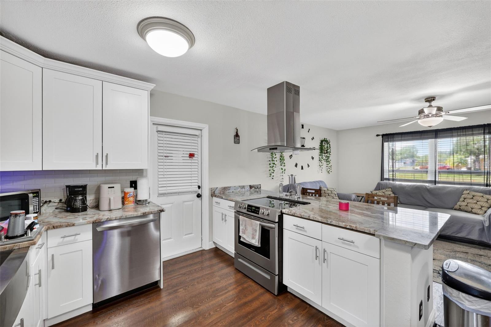 691 72ND AVE N, ST PETERSBURG, FL, 33702