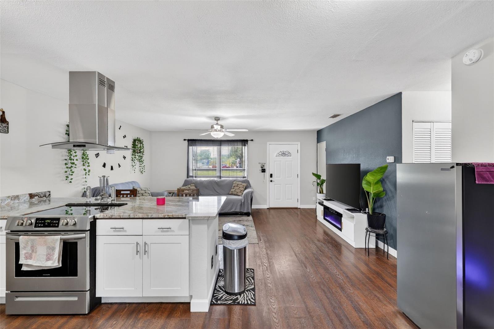 691 72ND AVE N, ST PETERSBURG, FL, 33702