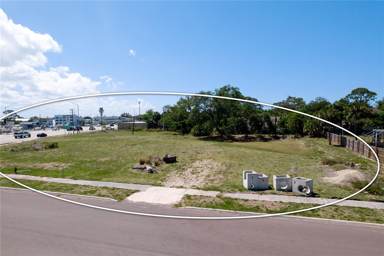 7972 N TAMIAMI TRL, SARASOTA, FL, 34243