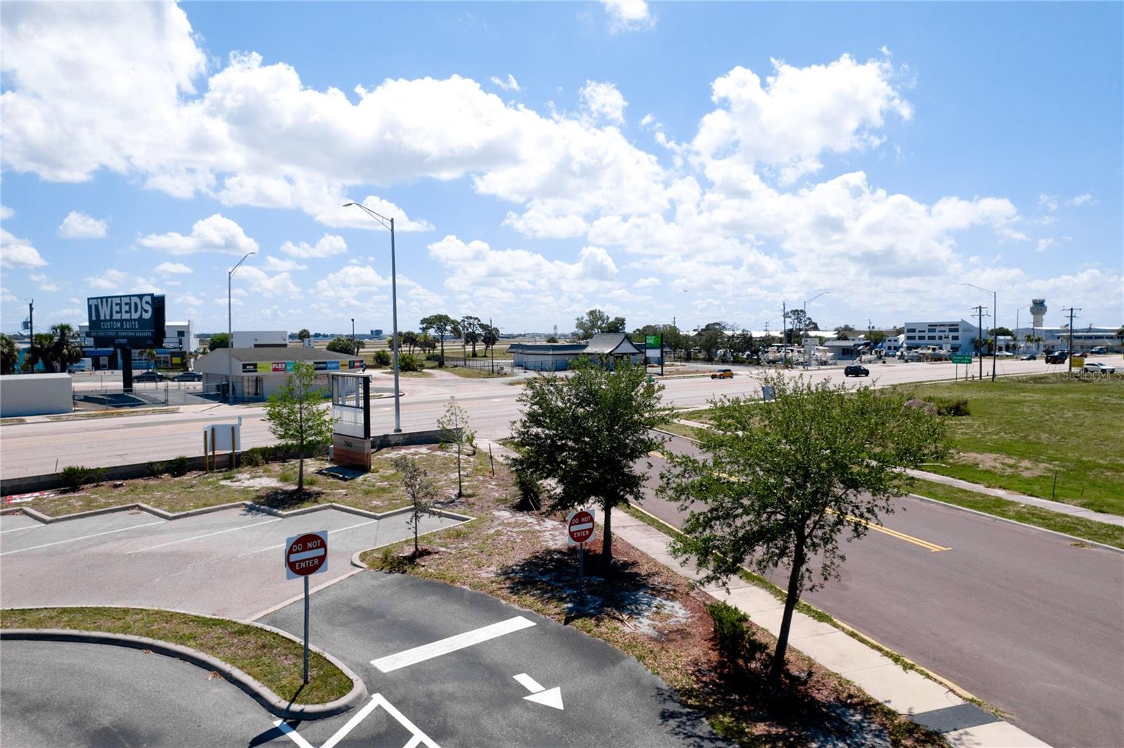 7972 N TAMIAMI TRL, SARASOTA, FL, 34243
