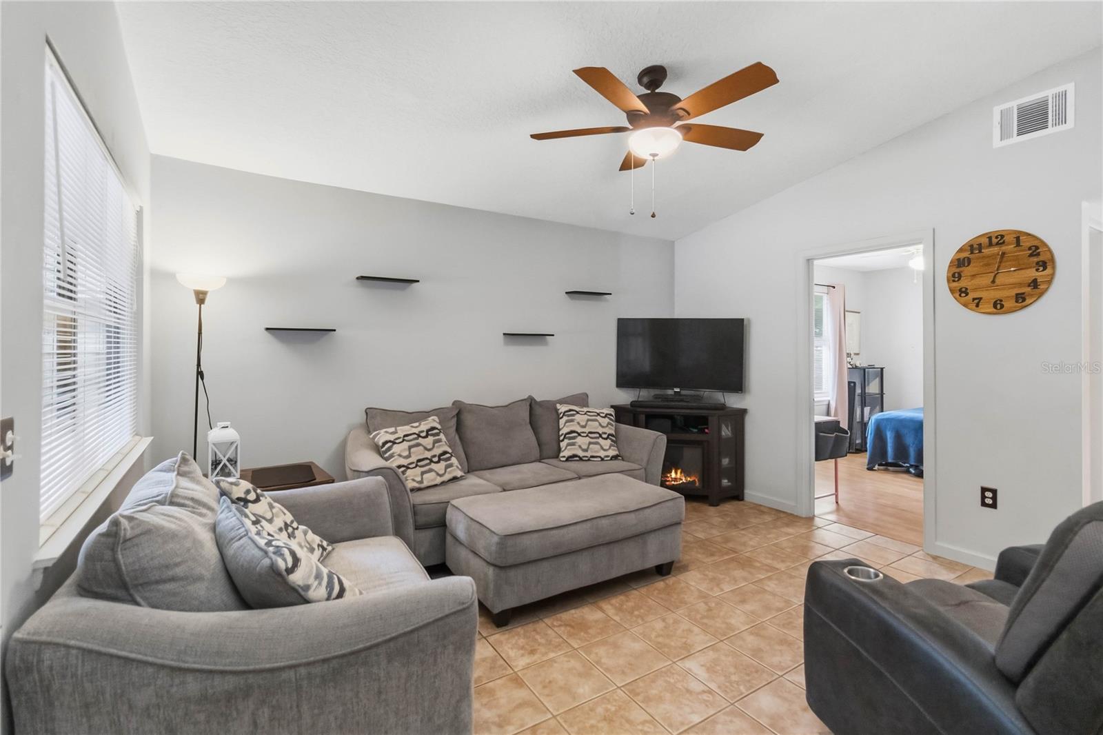 25805 VERO ST, SORRENTO, FL, 32776