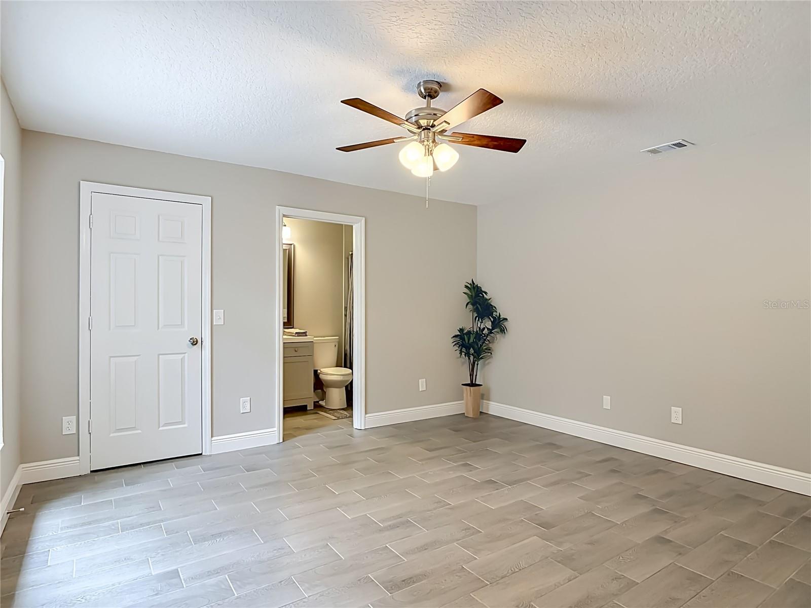1490 BROADWAY AVE, ORANGE CITY, FL, 32763