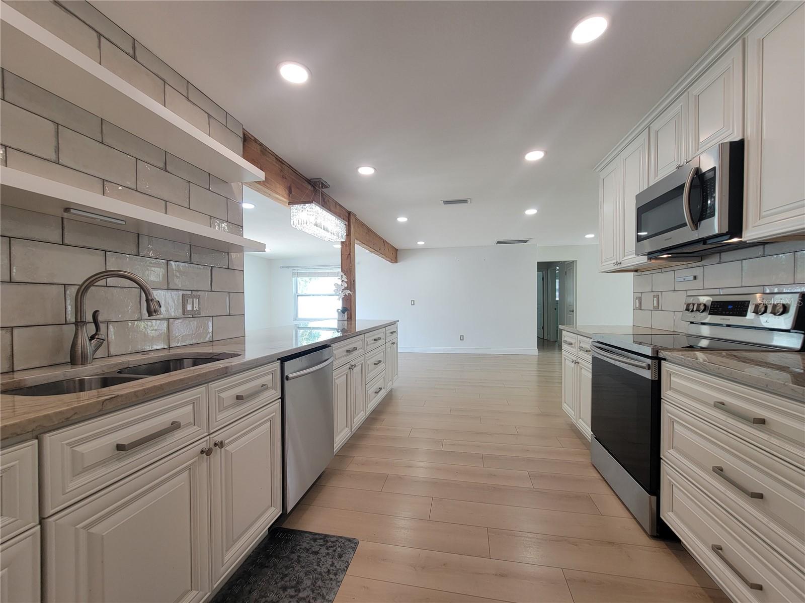 2631 OAKBROOK DR, LARGO, FL, 33770