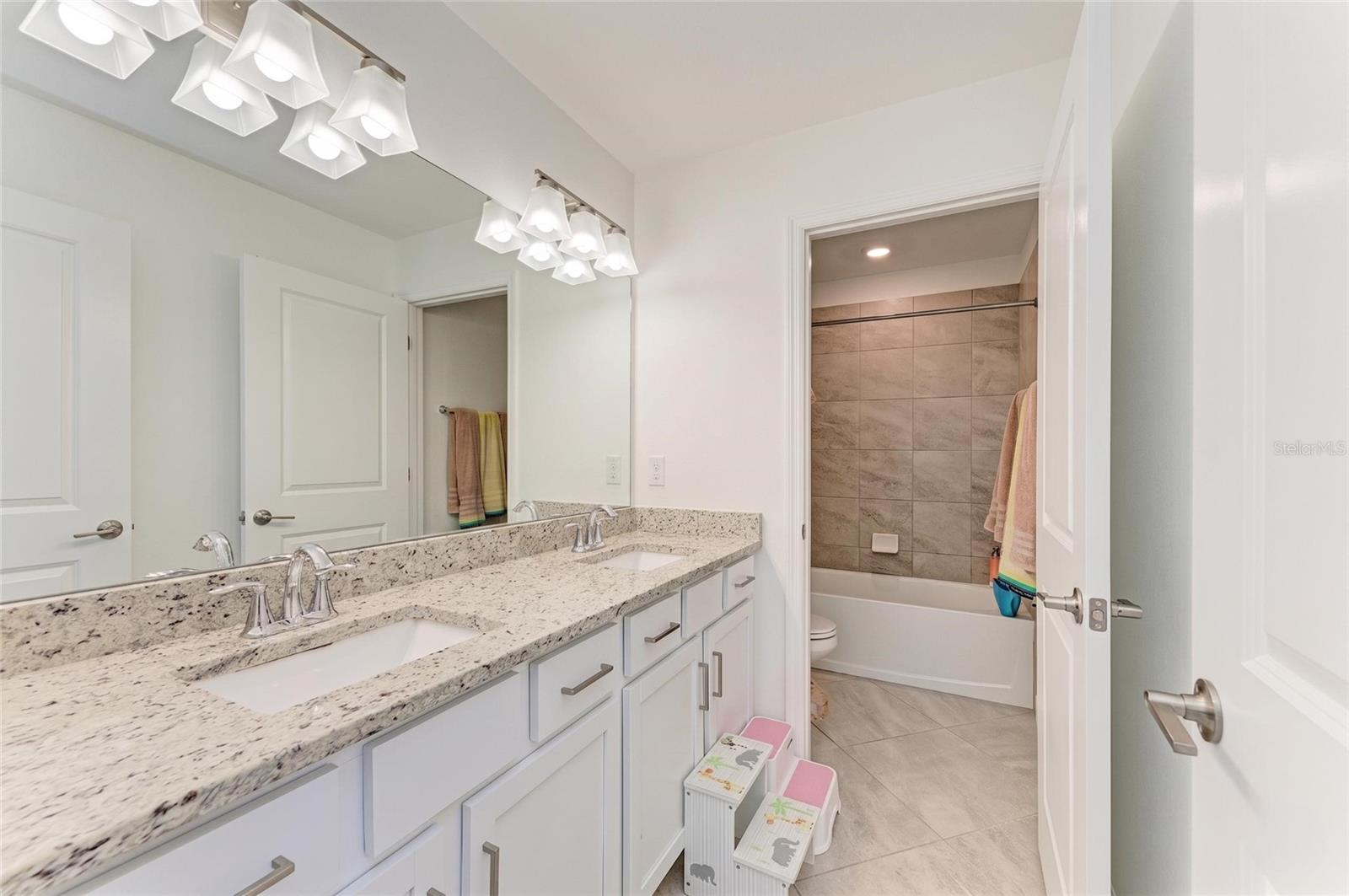 5325 CORAL REEF WAY, BRADENTON, FL, 34211