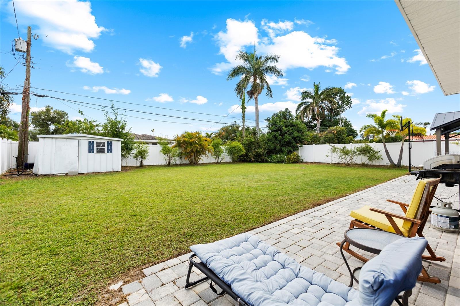 1124 40TH AVE NE, ST PETERSBURG, FL, 33703