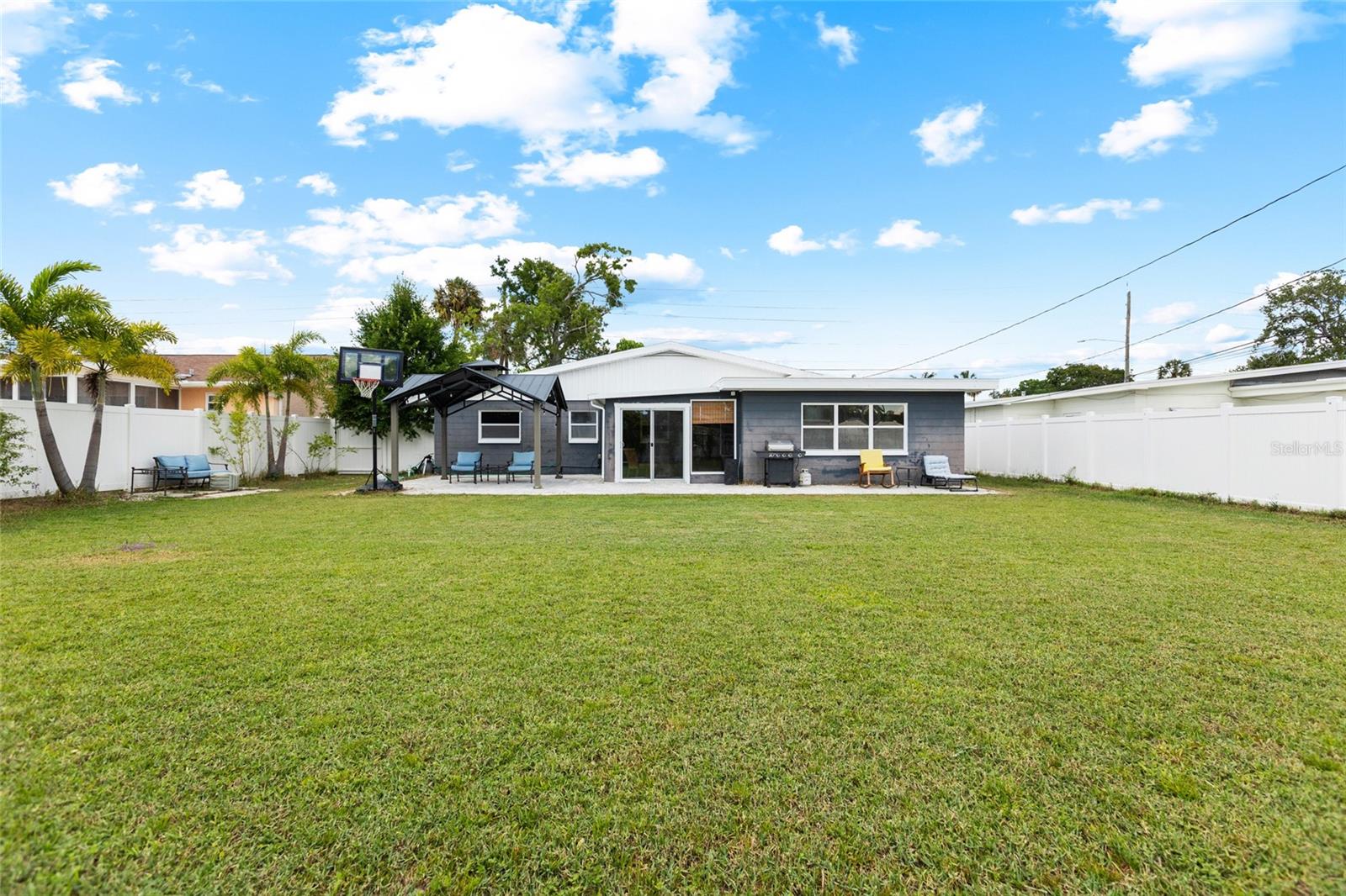 1124 40TH AVE NE, ST PETERSBURG, FL, 33703