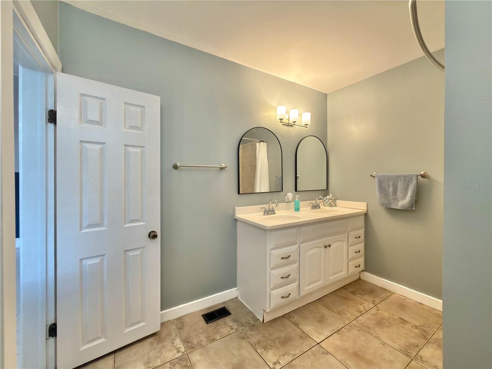 2312 E 10TH AVE, TAMPA, FL, 33605