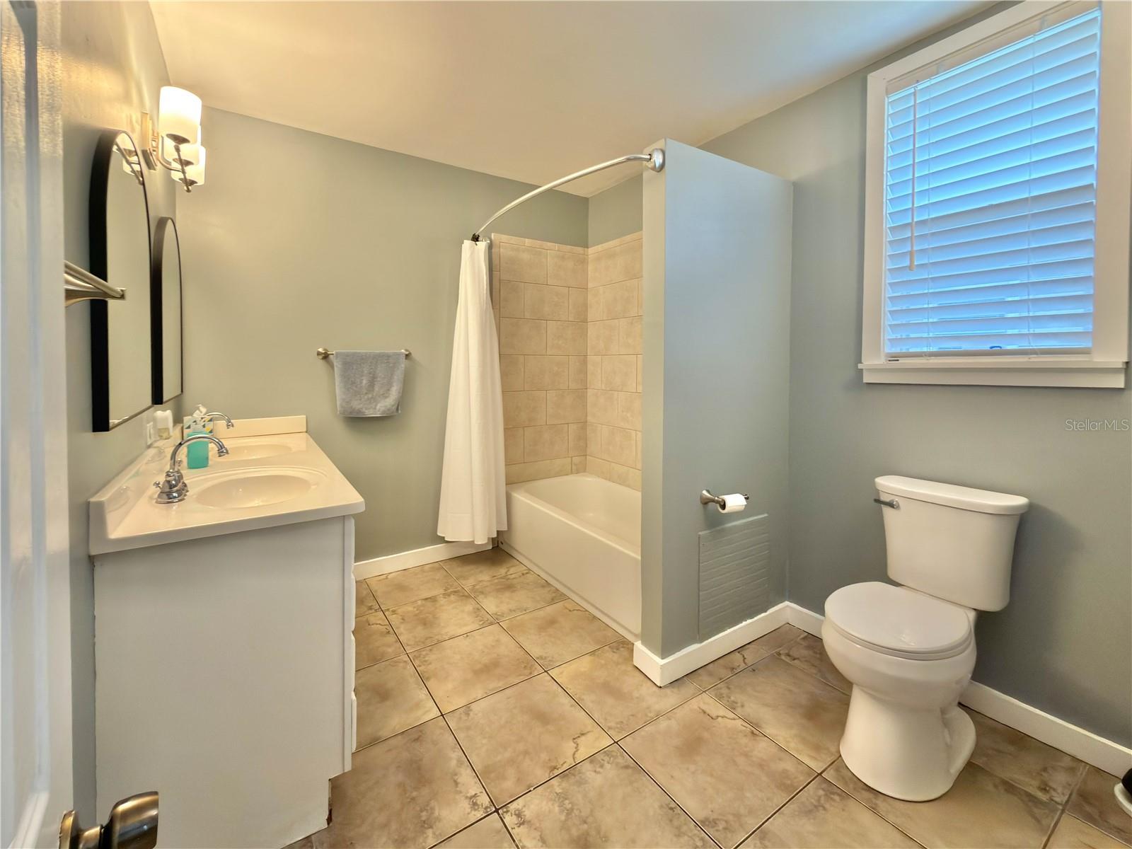 2312 E 10TH AVE, TAMPA, FL, 33605