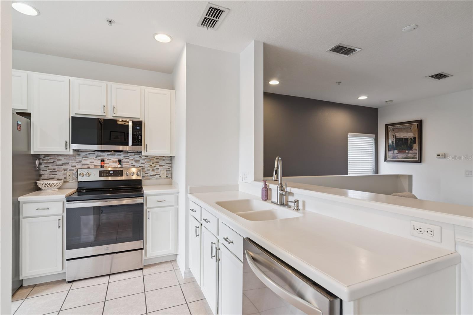 335 LANSBROOK LN, WINTER SPRINGS, FL, 32708