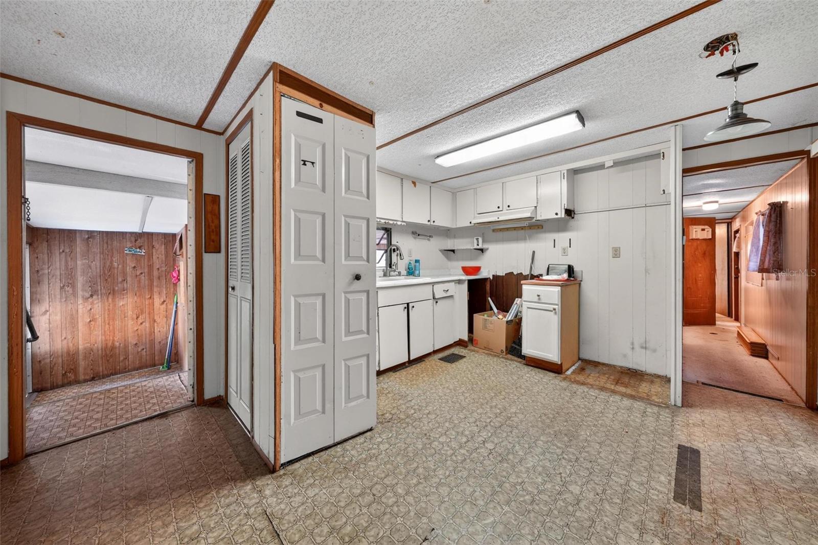 138 INDIAN CREEK RD, OAK HILL, FL, 32759