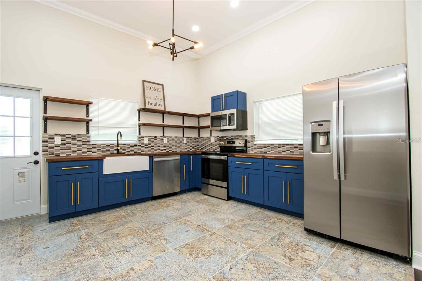 3710 DE SOTO BLVD, PALM HARBOR, FL, 34683