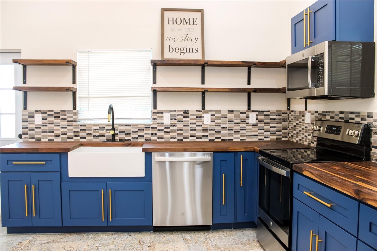 3710 DE SOTO BLVD, PALM HARBOR, FL, 34683