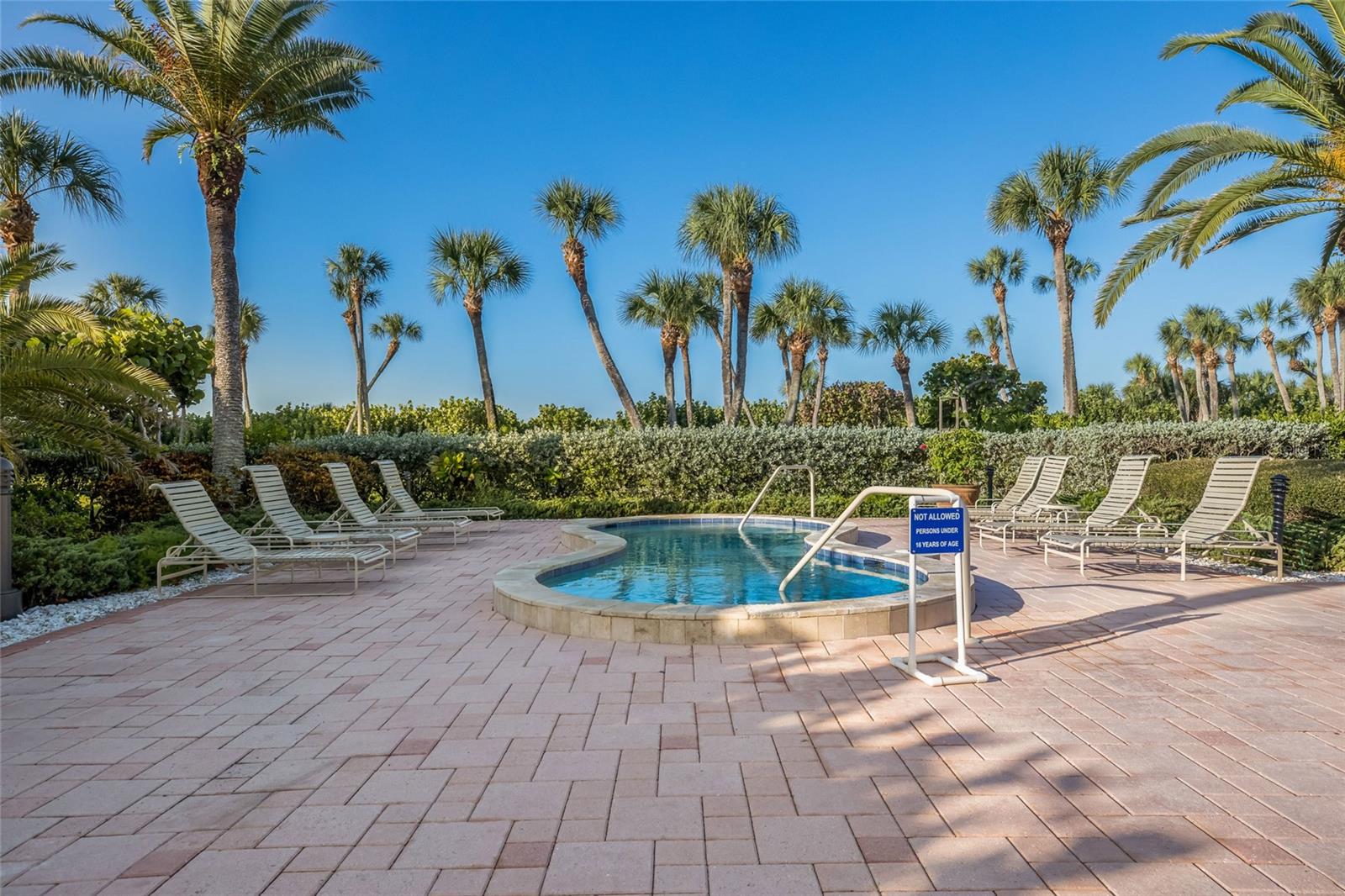 1095 GULF OF MEXICO DR #102, LONGBOAT KEY, FL, 34228